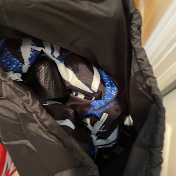 Fabletics 🔥sale🔥black blue and white athletic bag - Picture 15 of 16